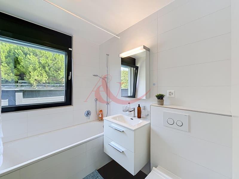 Propriété moderne offrant vue sur le lac et les Alpes ? La Conversion (8)
