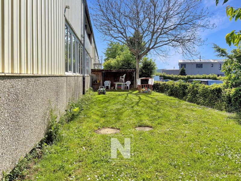 Immeuble à vendre à Avenches - Avec appartement 150m2 et grand dépôt (12)