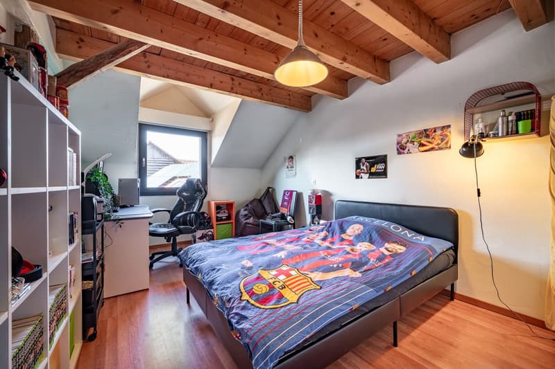 Maison d'environ 180 m2 avec 2 logements à Valeyres-sous-Ursins (11)