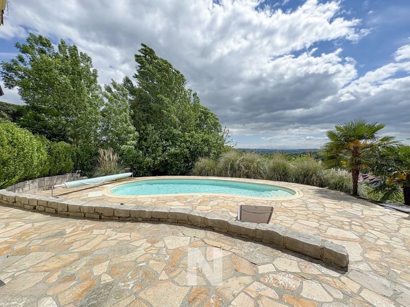 Maison individuelle de 6,5 pièces, d'environ 170m2 avec piscine (12)