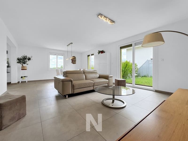 Maison individuelle de 6,5 pièces, d'environ 170m2 avec piscine (3)