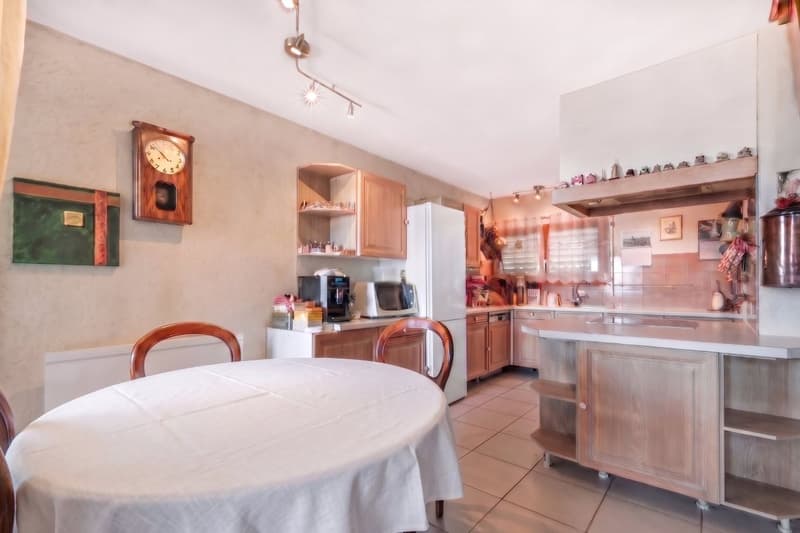 Maison mitoyenne à vendre de 4,5 pièces à Arzier-Le Muids - 131 m², jardin et vue dégagée (5)