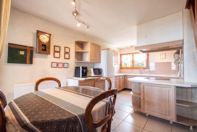VENDU ! Maison mitoyenne à vendre de 4,5 pièces à Arzier-Le Muids - 131 m², jardin et vue dégagée (6)