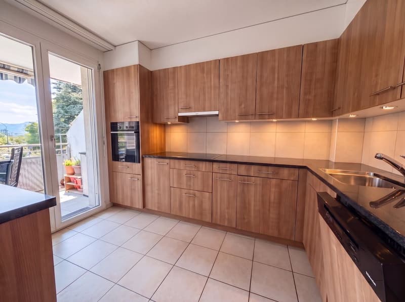 Appartement à vendre à Lausanne - 3 pièces de 75 m² avec 2 salles d'eau et grand balcon et parking intérieure (3)