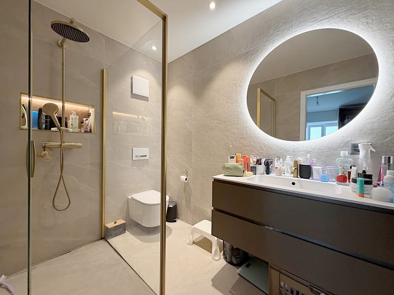 Salle de douche dans chambre parentale.jpg