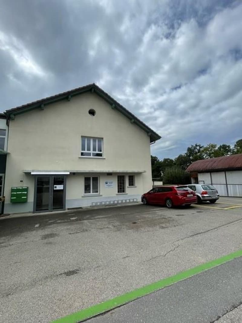 Espaces de formation, locaux commerciaux, bureaux (11)