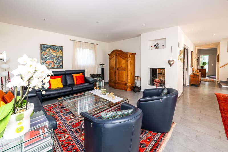 Charmante villa individuelle avec jardin joliment aménagé (5)