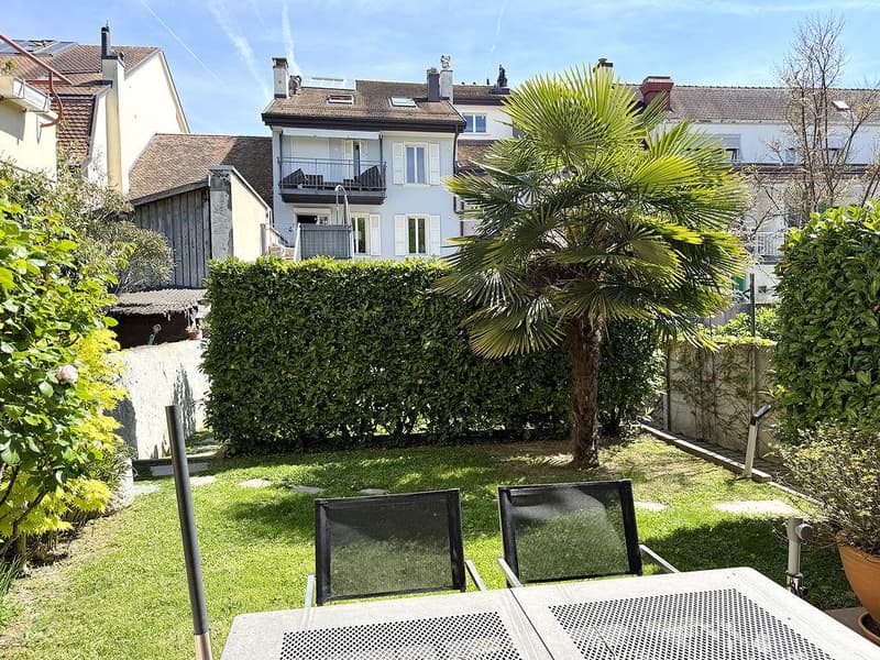 Rare - Magnifique appartement de 4.5 pièces avec terrasse et jardin en vieille-ville (2)