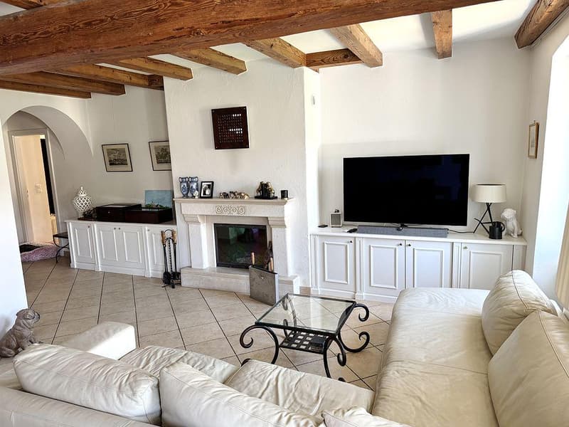 Rare - Magnifique appartement de 4.5 pièces avec terrasse et jardin en vieille-ville (6)