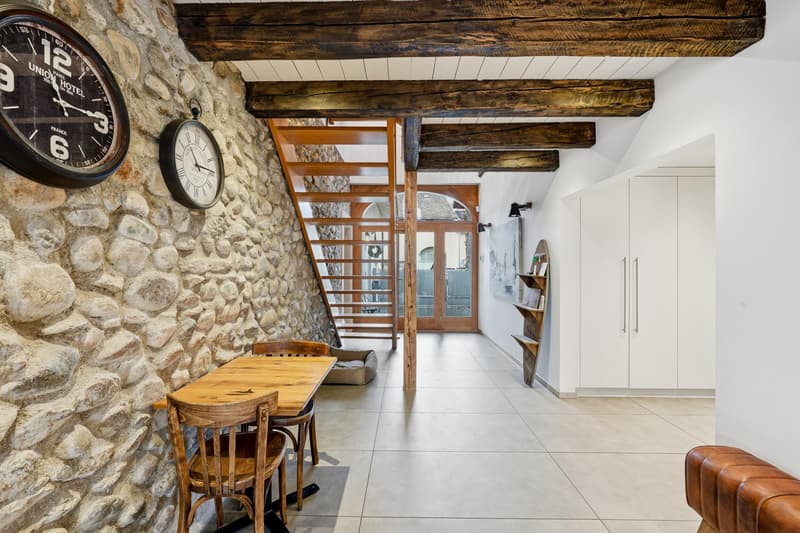 Magnifique maison de village avec piscine et jardin (8)