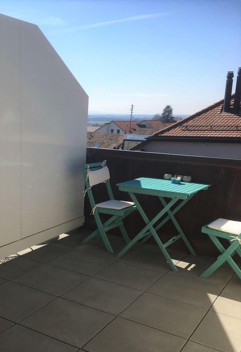 Bel appartement de 2,5 pièces en attique avec balcon (7)