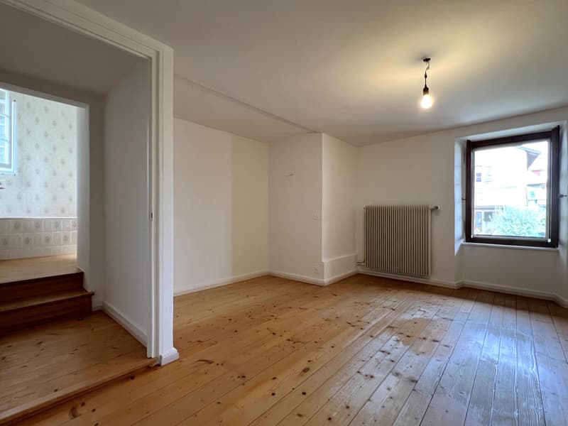 Magnifique appartement de 6.5 pièces dans maison de village, accès grand jardin privatif (11)