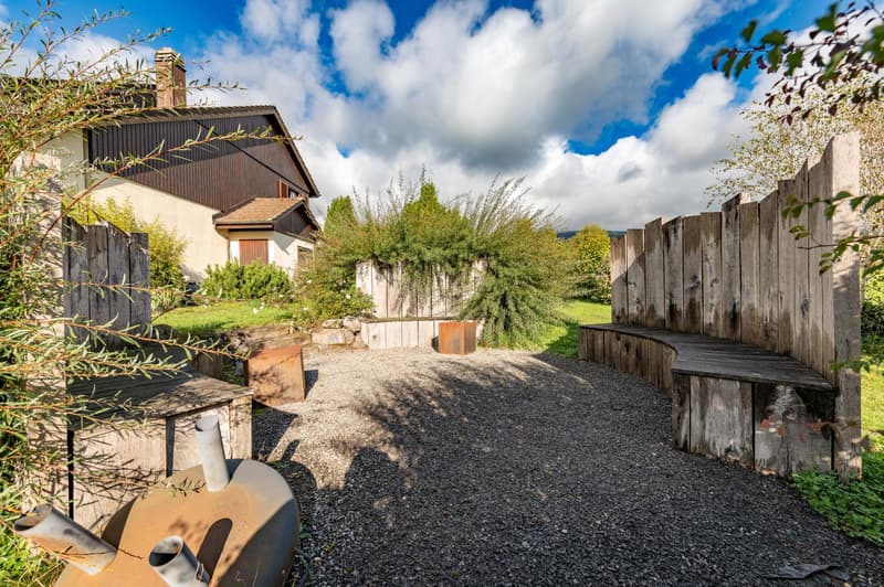Villa jumelle de 5.5 pièces, jardin joliment aménagé (3)