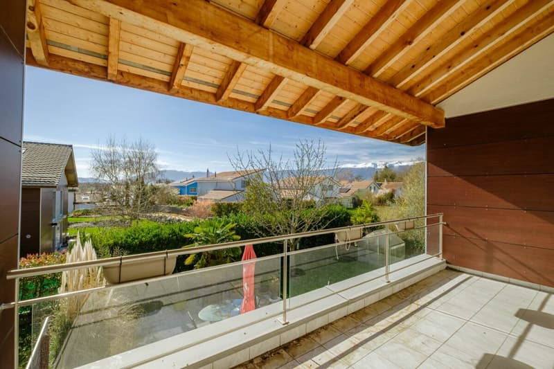 Spacieuse villa avec très beau jardin (8)
