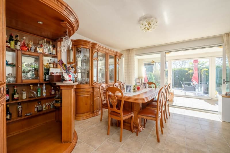 Spacieuse villa avec très beau jardin (10)