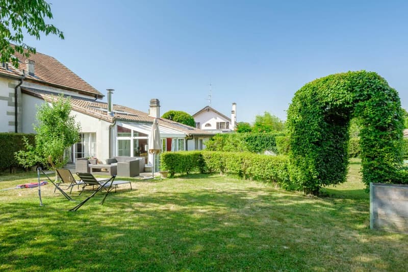 Maison avec beaucoup de charme au coeur de Laconnex (13)