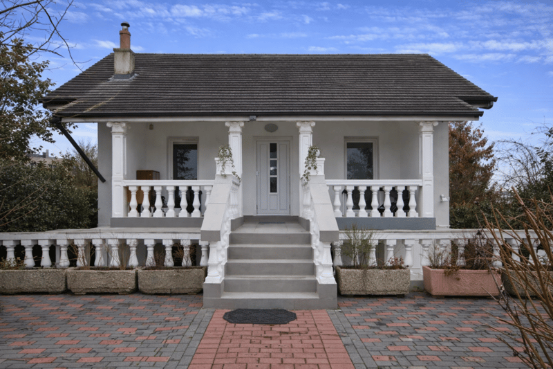 Grande maison rénovée à fort potentiel locatif (1)