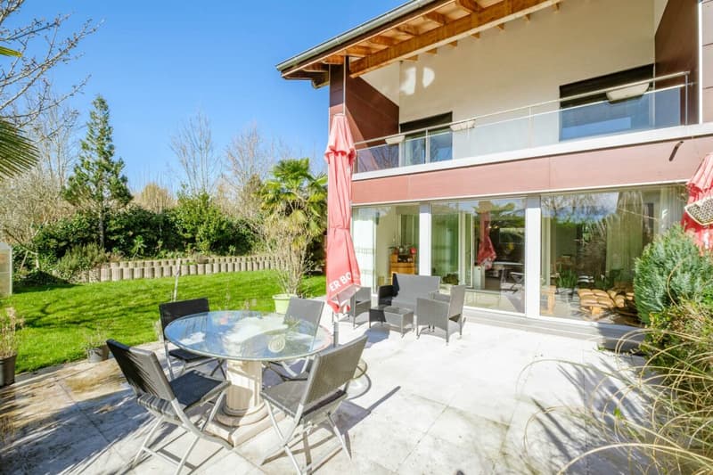 Villa d'angle avec jardin de 300 m² - 4 chambres (2)