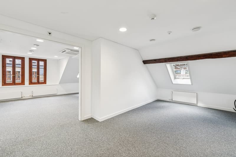 198 m2 - Surfaces de haut standing au cœur du quartier des banques (7)