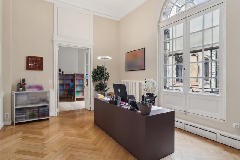 Bureaux d'Exception – 370 m² de Charme en Vieille Ville (3)