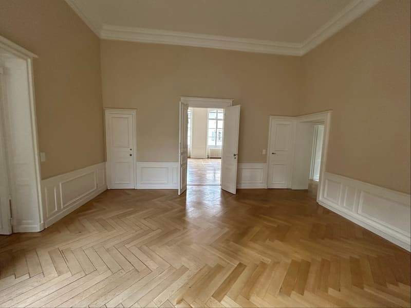 Bureaux d'Exception – 370 m² de Charme en Vieille Ville (4)