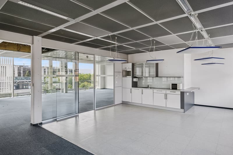 Bureaux Plug & Play à l'aéroport offrant une excellente visibilité (6)