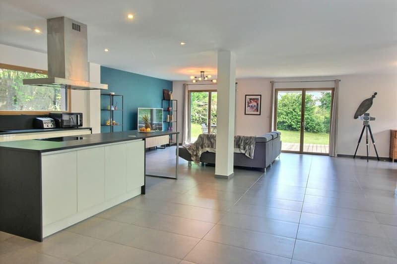 Maison 236 m2 sur terrain 800m2- 01220 Divonne-les-Bains (5)