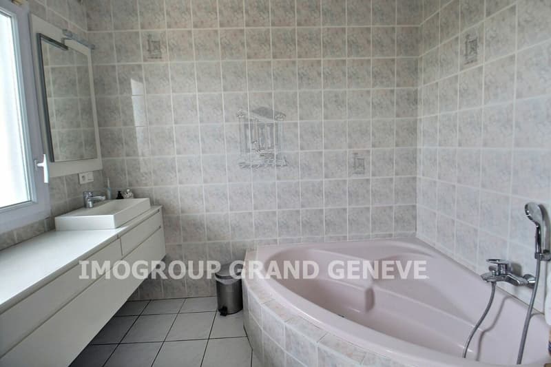 Maison d'architecte - Saint-Cergues - 6 pièces - FRANCE - 850 000 EUR (8)