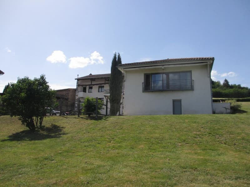 Ensemble immobilier avec piscine intérieure et terrain de 7'878 m² (3)