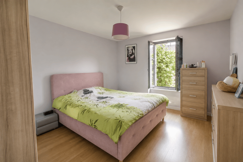 La Plaine - Appartement de caractère de 5 pièces avec balcon (3)