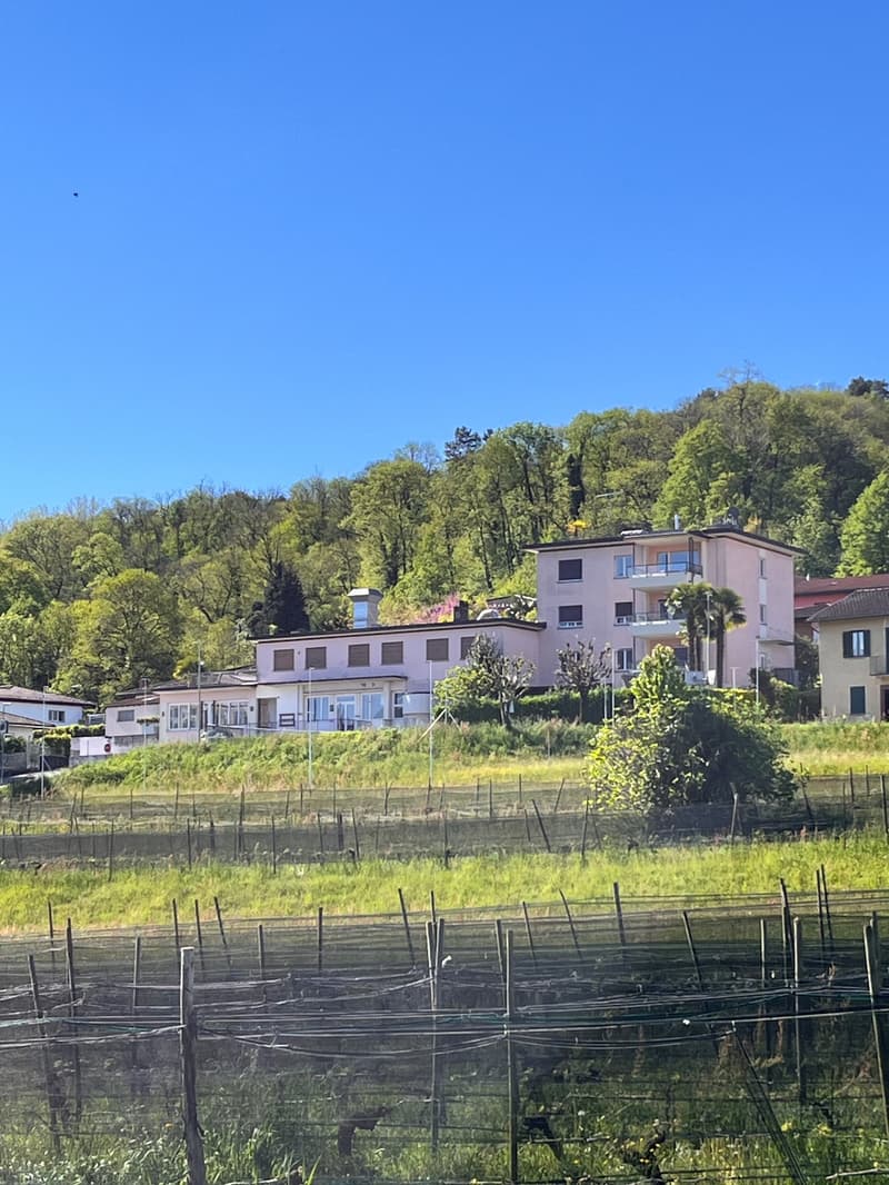 "NOVAZZANO - TERRENO R2 CON PROGETTO APPROVATO PER 4 ABITAZIONI"