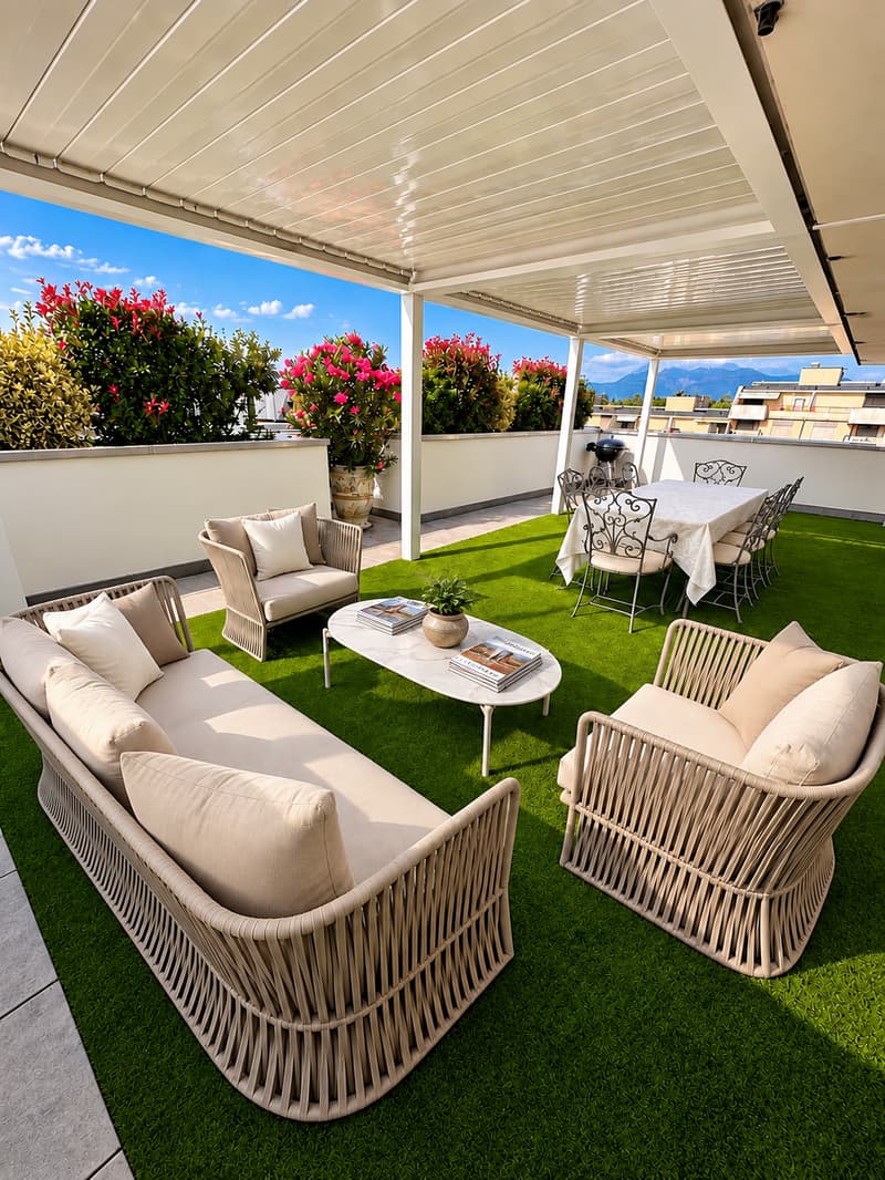 En exclusivité! MAGNIFIQUE ATTIQUE DE 7 PIECES AVEC DEUX VASTES TERRASSES (5)
