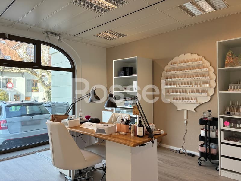 Arcade d'env. 74m²au rez-de-chaussée (1)
