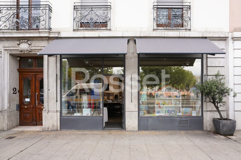 Arcade d'env. 80m² avec dépôt d'env. 30m² au sous-sol (2)