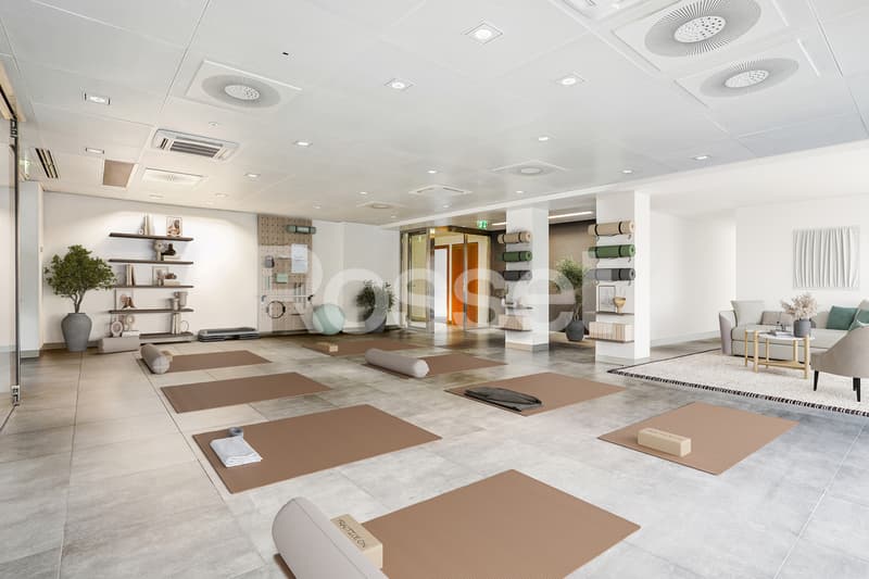 Arcade d'env. 153m² au rez-de-chaussée avec 121 m² au rez-inférieur (5)