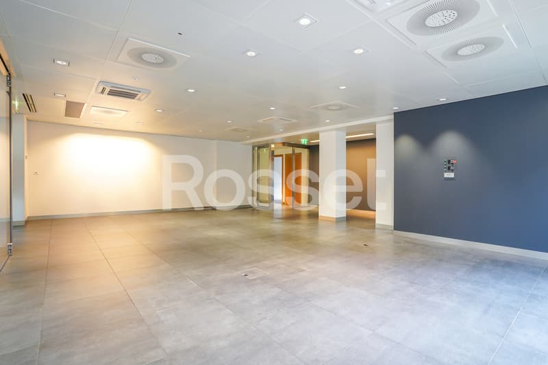 Arcade d'env. 153m² au rez-de-chaussée avec 121 m² au rez-inférieur (4)
