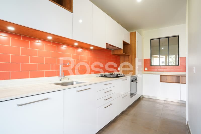 Bel appartement traversant et entièrement rénové de 4,5 pièces (5)