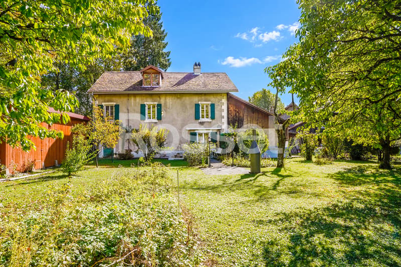Belle bâtisse du XIXe à rénover au coeur de Céligny (2)