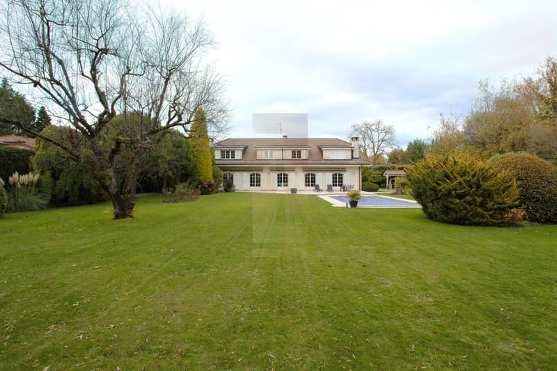 Belle maison familiale avec piscine & dépendance (2)