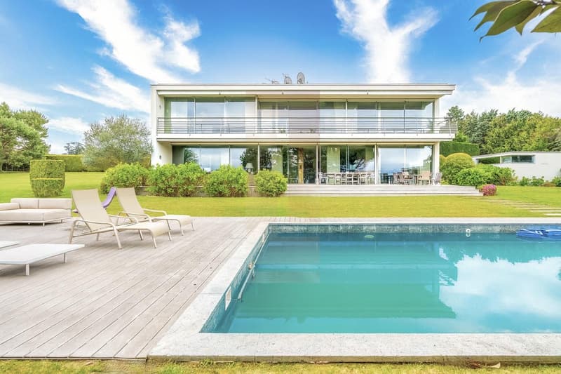 Maison d'architecte à Cologny avec piscine et vue lac (7)