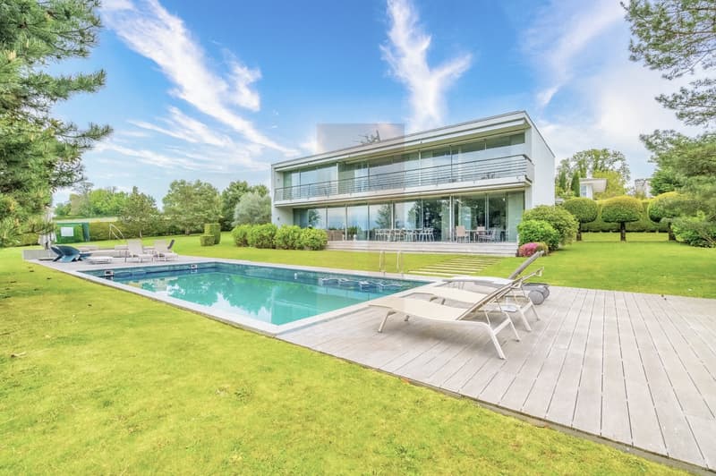 Maison d'architecte à Cologny avec piscine et vue lac (8)