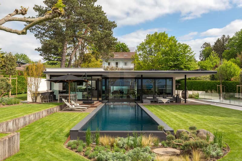 Magnifique villa contemporaine meublée pieds-dans-l'eau (2)