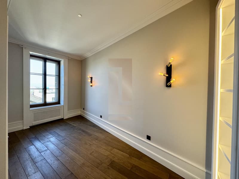Superbe appartement rénové au coeur de la vieille ville (11)