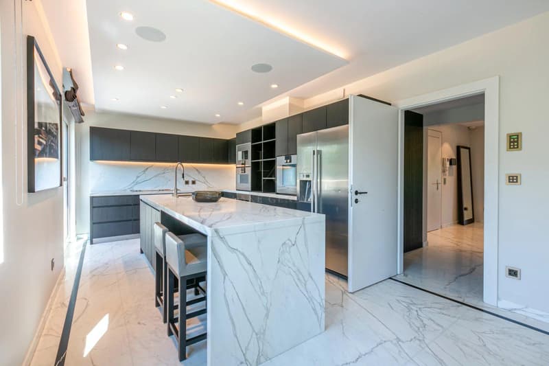Somptueux attique en duplex rénové ! (11)