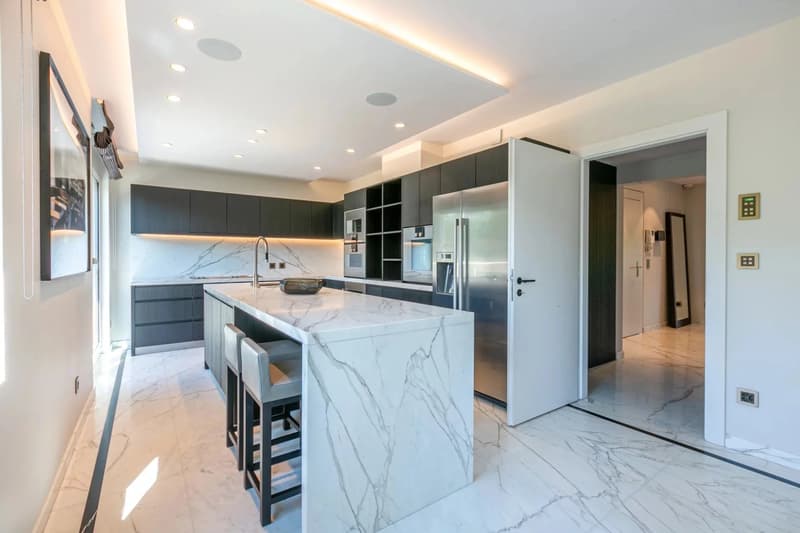 Somptueux attique en duplex rénové ! (11)