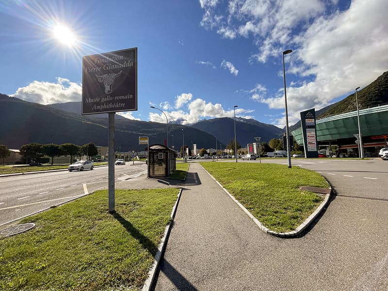 "MARTIGNY - TERRAIN CONSTRUCTIBLE - GROS POTENTIEL"