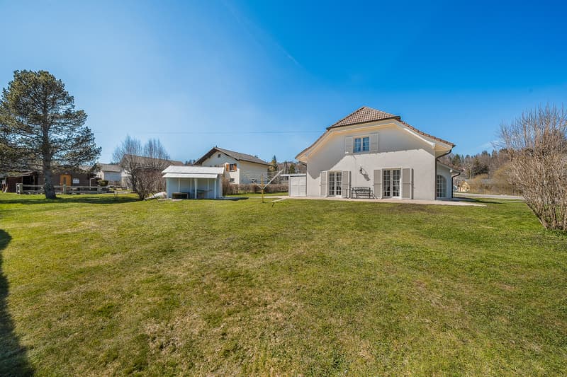 Magnifique villa située dans quartier résidentiel (4)