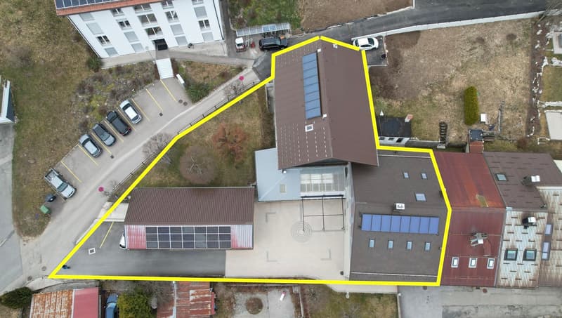 Ancienne ferme mitoyenne rénovée avec revenu locatif env. CHF 52'000.- (1)