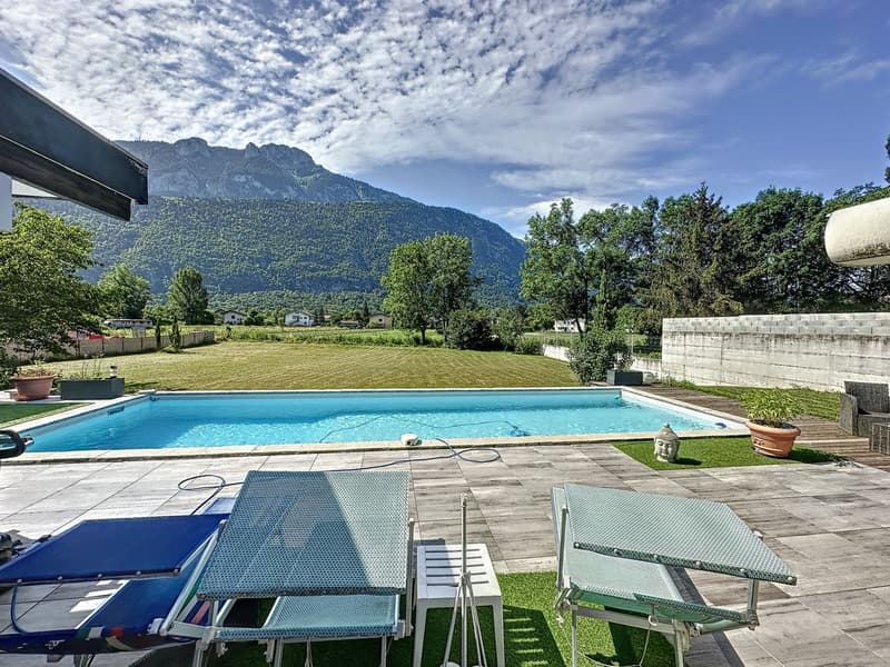 Dépôt 200 m2/500 m2 terrain constructible + Superbe villa avec piscine (6)