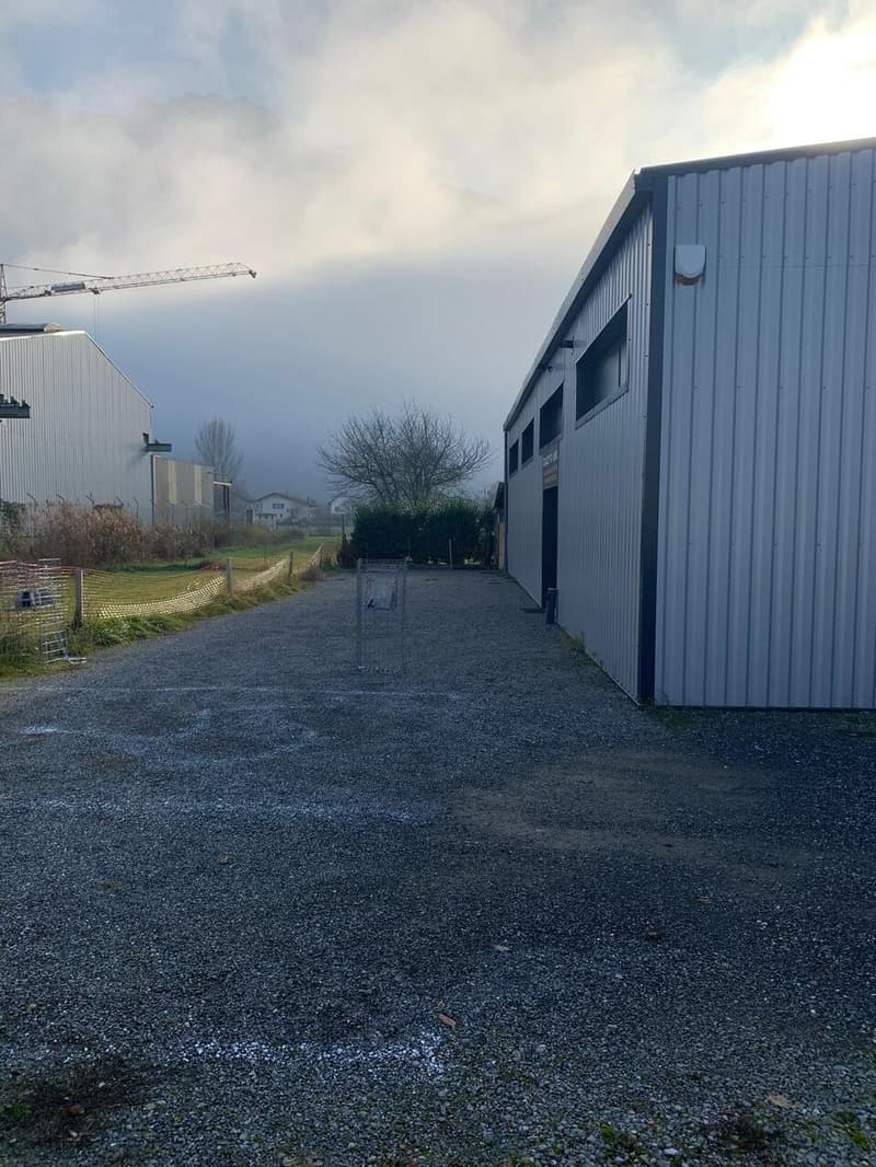 Dépôt 200 m2/500 m2 terrain constructible + Superbe villa avec piscine (4)